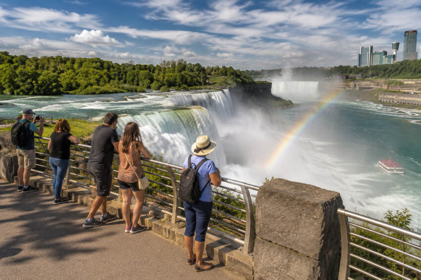 Niagara falls deaths per year